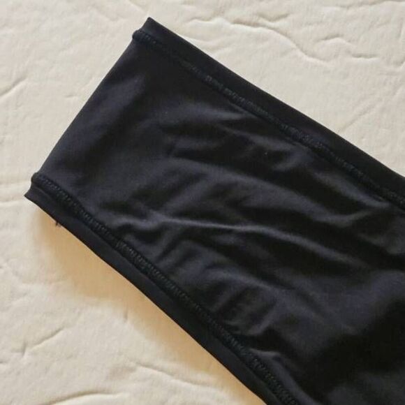 2 pair SKIMS V CUT PANTY NWT - Picture 3 of 14